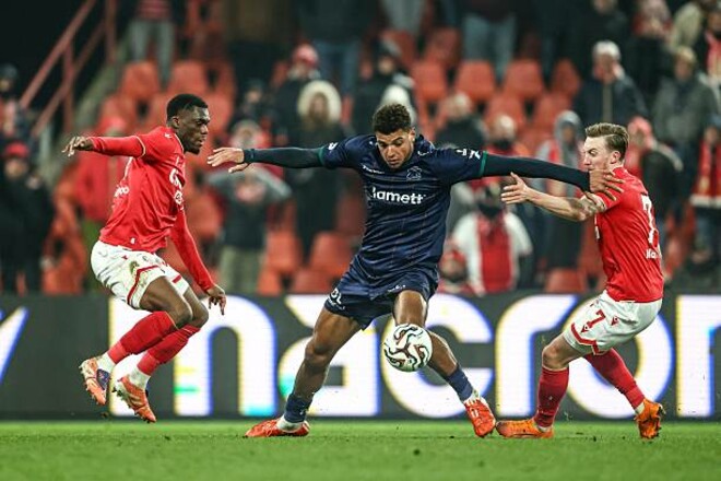 Стандард та Зюлте-Варегем розійшлися миром у Бельгії. Турнірна таблиця