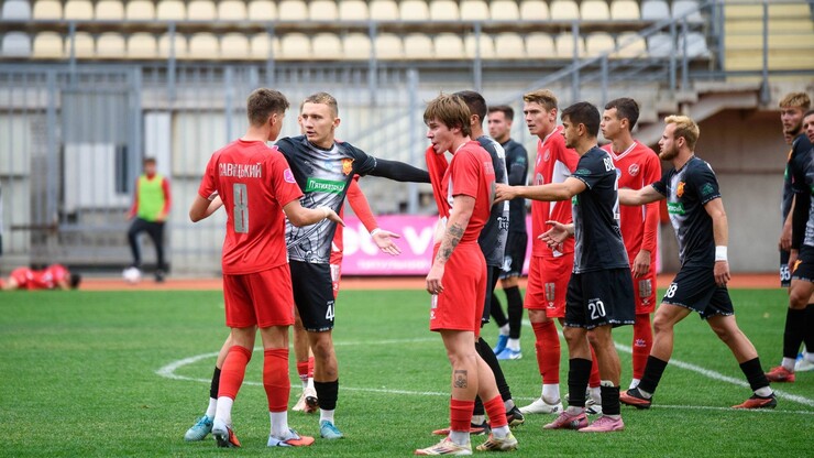 Ингулец обыграл Металлист и не отстает от желающих выйти в УПЛ