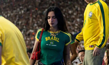 ФОТО. Дуа Ліпа здивувала появою ще на одному футбольному матчі