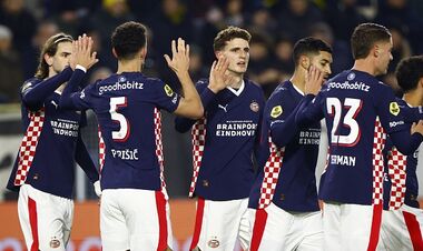 Таблица Эредивизи. Сенсационное поражение Аякса, ПСВ продолжает побеждать