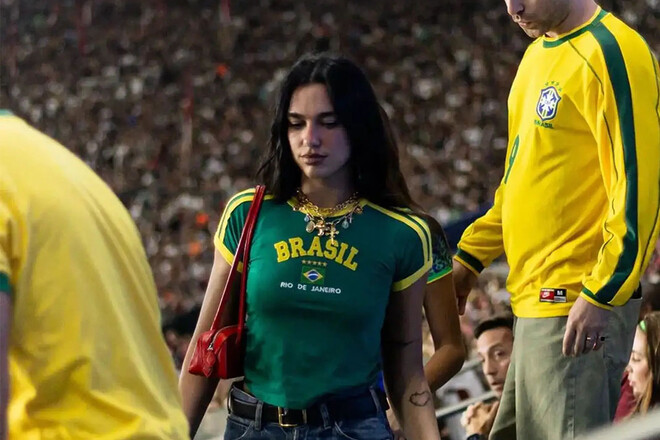 ФОТО. Дуа Ліпа здивувала появою ще на одному футбольному матчі