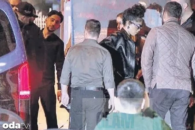 ФОТО. Звездный футболист провел засекреченное свидание в Стамбуле