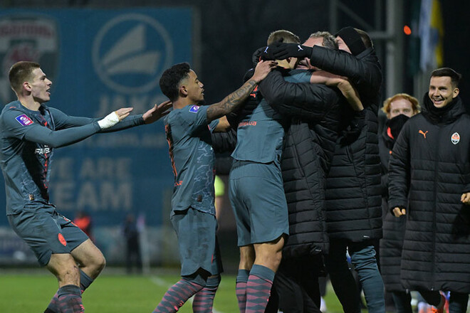 Поразка Динамо, розгром від Шахтаря, повернення Барселони на Камп Ноу