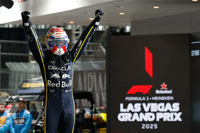 Ферстаппен догоняет. Турнирная таблица Ф1 после дисквалификации Макларен