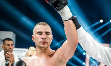 Боксер із Польщі перебуває у штучній комі після поразки від українця
