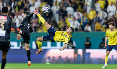 ФОТО ДНЯ. Как Роналду в 40 лет ударом через себя забил 954-й гол в карьере