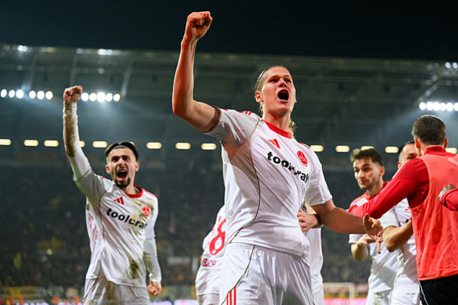 Безголевые 3 месяца. Немецкий клуб с украинцем выиграл во Второй Бундеслиге