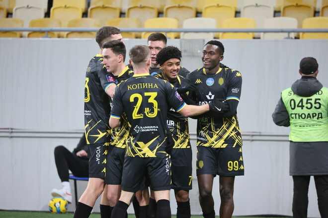 Огненный вечер во Львове. Рух в голевом триллере обыграл Кудровку