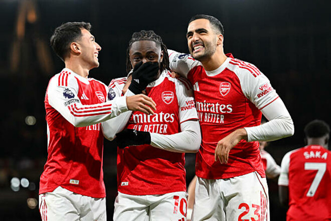 ВИДЕО. Дубль Эзе. Перевес Арсенала над Тоттенхэмом доведен до разгромного