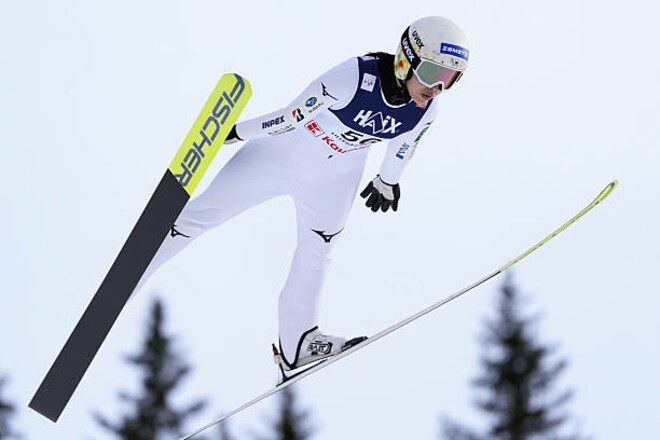 Прыжки с трамплина. Победный дубль японки, Глухова вылетела в отборе