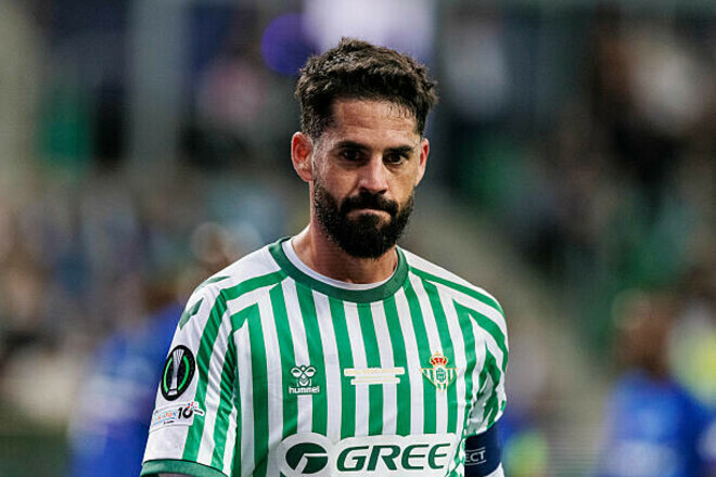 ОФИЦИАЛЬНО. Экс-игрок Реала продлил контракт с Бетисом