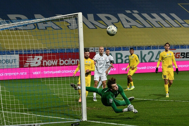 Ексарбітр ФІФА прокоментував суддівські рішення в матчі Зоря – Олександрія