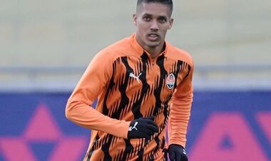 ВИДЕО. Пробежал почти все поле. Педриньо оформил дубль в ворота Руха