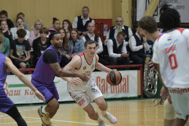 БК Рівне здобув перемогу над Старим Луцьком у передсезонному турнірі