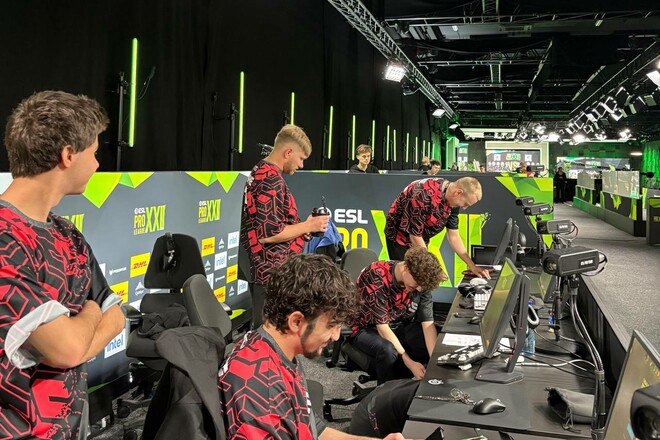 Українці дебютували з перемоги на ESL Pro League S22