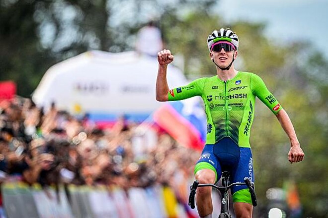 Тадей Погачар стал чемпионом мира в групповой гонке