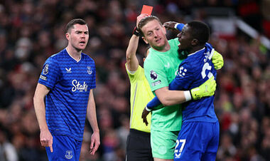 В АПЛ впервые за 17 лет удаление игрока за конфликт с одноклубником