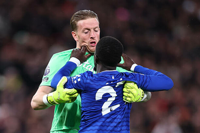 Игрок Эвертона объяснил свое удаление в матче с МЮ за стычку с партнером
