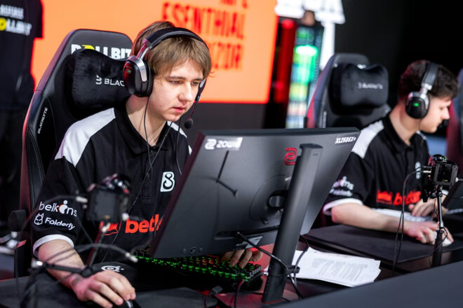 На тоненького. Украинцы развалили россиян в третьем туре Budapest Major