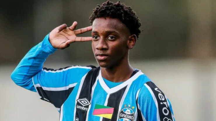 Челси ведет переговоры по хавбеку, которого не смог подписать Шахтер