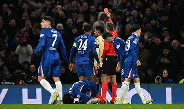 ФОТО. Барселона залишилася у меншості проти Челсі: Араухо отримав червону