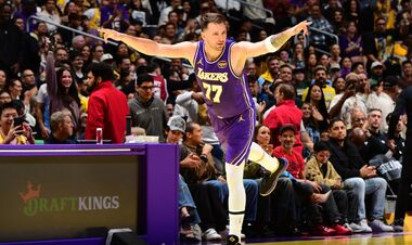 НБА: победа Лейкерс в дерби Лос-Анджелеса, громкая сенсация в Вашингтоне