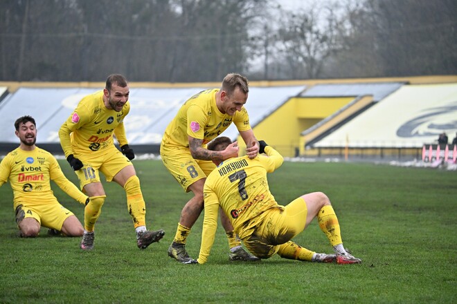 Первая лига. Победы Буковины, Черноморца и Левого Берега