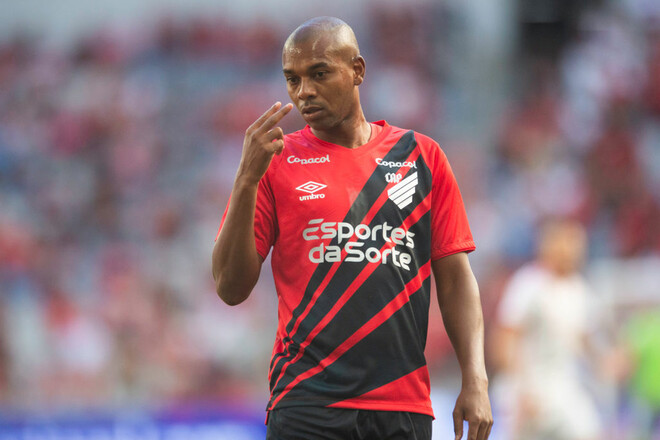 7 футболистов, которые провели больше всего матчей на поле с Фернандиньо