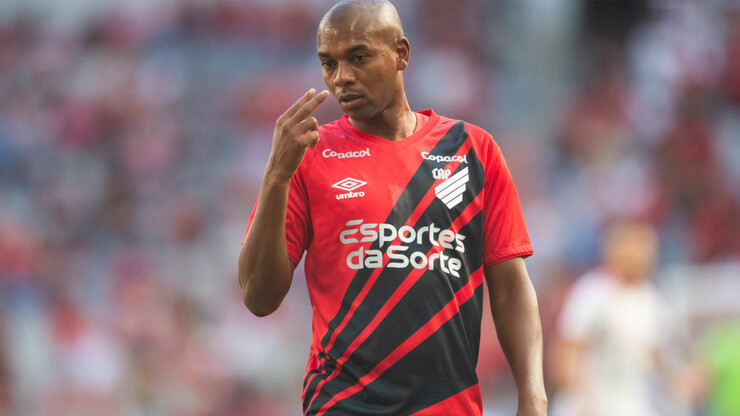 7 футболистов, которые провели больше всего матчей на поле с Фернандиньо