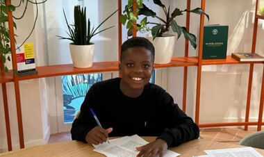 ФОТО. 12-летний форвард Барсы подписал контракт с Nike. Он забил 145 голов