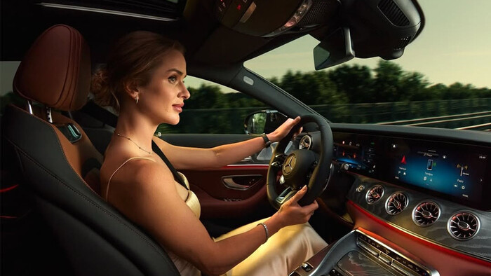 ФОТО. Свитолина впечатлила в новом роскошном Mercedes