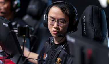 ВИДЕО. Китайский игрок не сдержал слез после вылета с мейджора