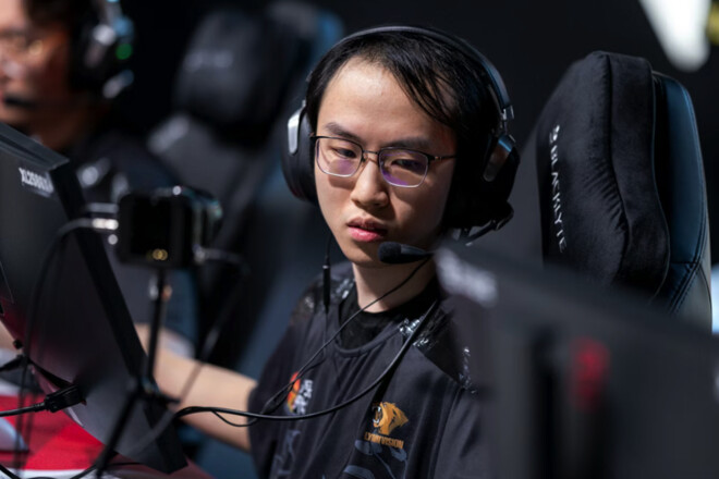 ВИДЕО. Китайский игрок не сдержал слез после вылета с мейджора