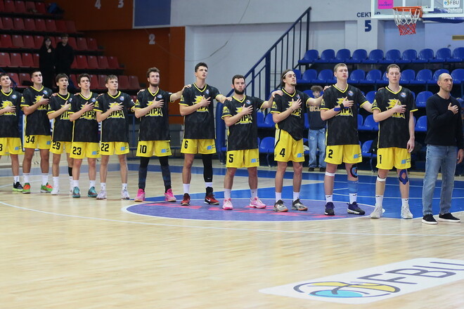 ОФІЦІЙНО. Відомий клуб знявся з чемпіонату України