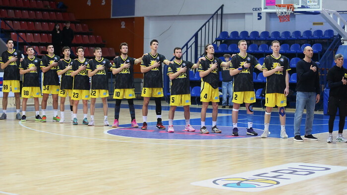 ОФІЦІЙНО. Відомий клуб знявся з чемпіонату України