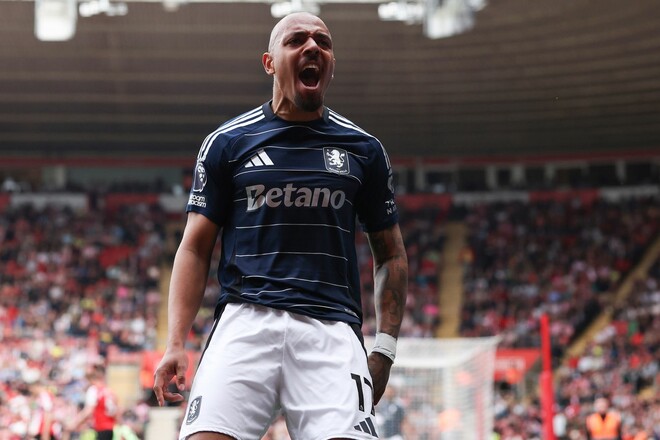 Нападник Астон Вілли постраждав через інцидент із фанатами Янг Бойз