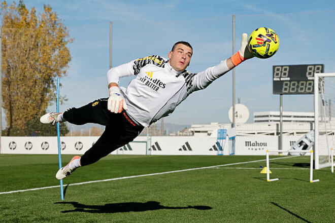 «Он сыграл невероятно». Звезда Реала выделил Лунина в матче с Олимпиакосом