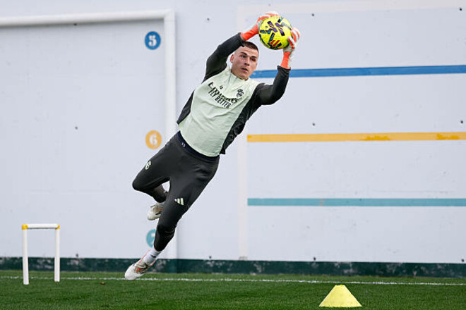 «Он будет играть». Хаби Алонсо дал обещание Лунину