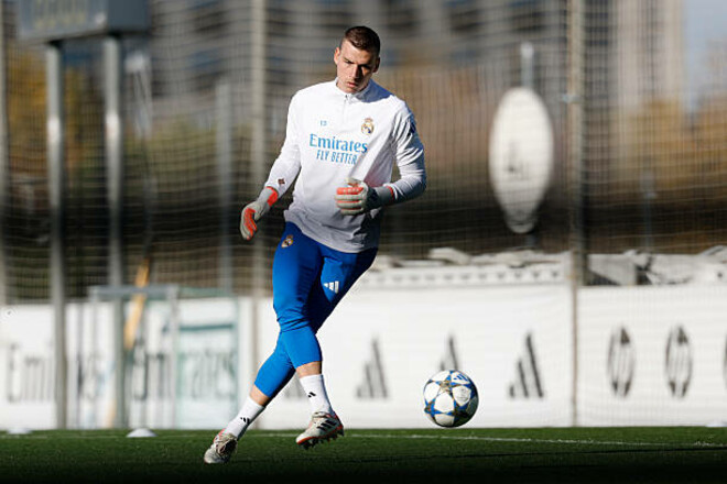 Будет трансфер? Жорже Мендеш получил запросы от двух топ-клубов по Лунину