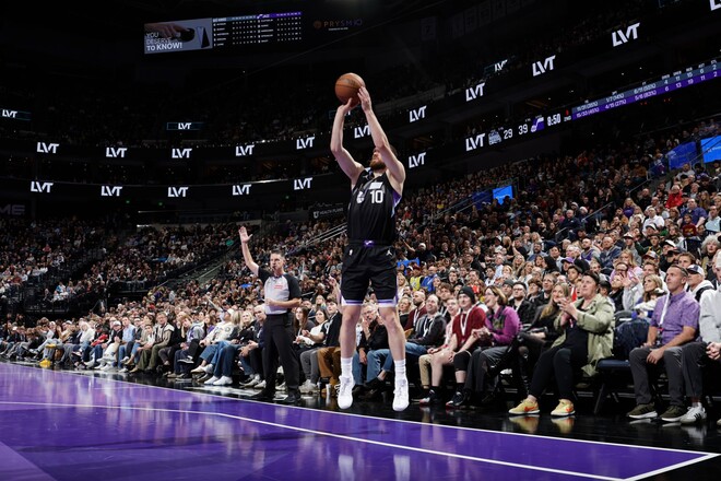 НБА: Михайлюк допоміг перемогти Юті, визначилися чвертьфіналісти НБА Кап