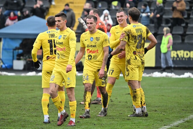 Летят в УПЛ. Буковина спокойно выиграла очередной матч Первой лиги