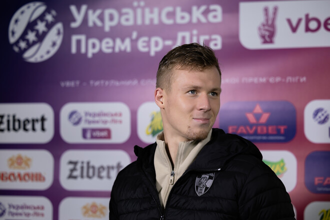 Валерий ДУБКО: «Газон нормальный для этого времени года»