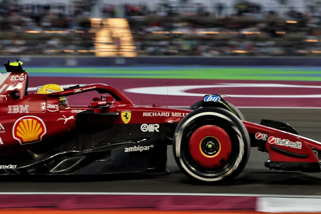 Хэмилтон и еще трое пилотов потеряли позиции на старте спринта в Катаре