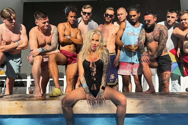 ФОТО. Бывшую жену Морозюка пытались «снять на ночь». Сколько предложили?