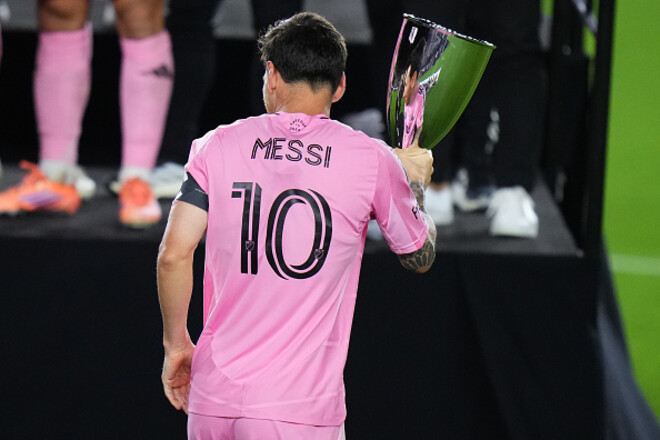 Мессі завоював 47-й трофей у кар'єрі. Скільки у Роналду?