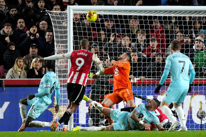 Брентфорд – Бернлі – 3:1. Чотири забитих після 80-ї хвилини. Відео голів