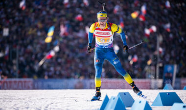 Не устоял на ногах. Украинский биатлонист упал во время гонки Кубка мира