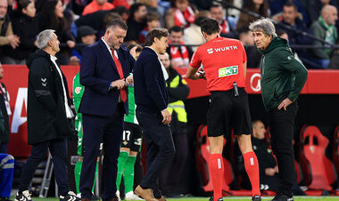 ФОТО. Дерби Севильи и Бетиса прервано на 87-й минуте. Что произошло?