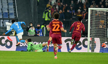 Сломанная серия и гол экс-игрока Шахтера. Рома без Довбика проиграла Наполи