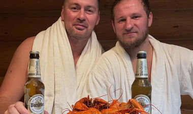 ФОТО. Милевский показал, как провел ноябрь: Алиев, пиво, раки и девушка